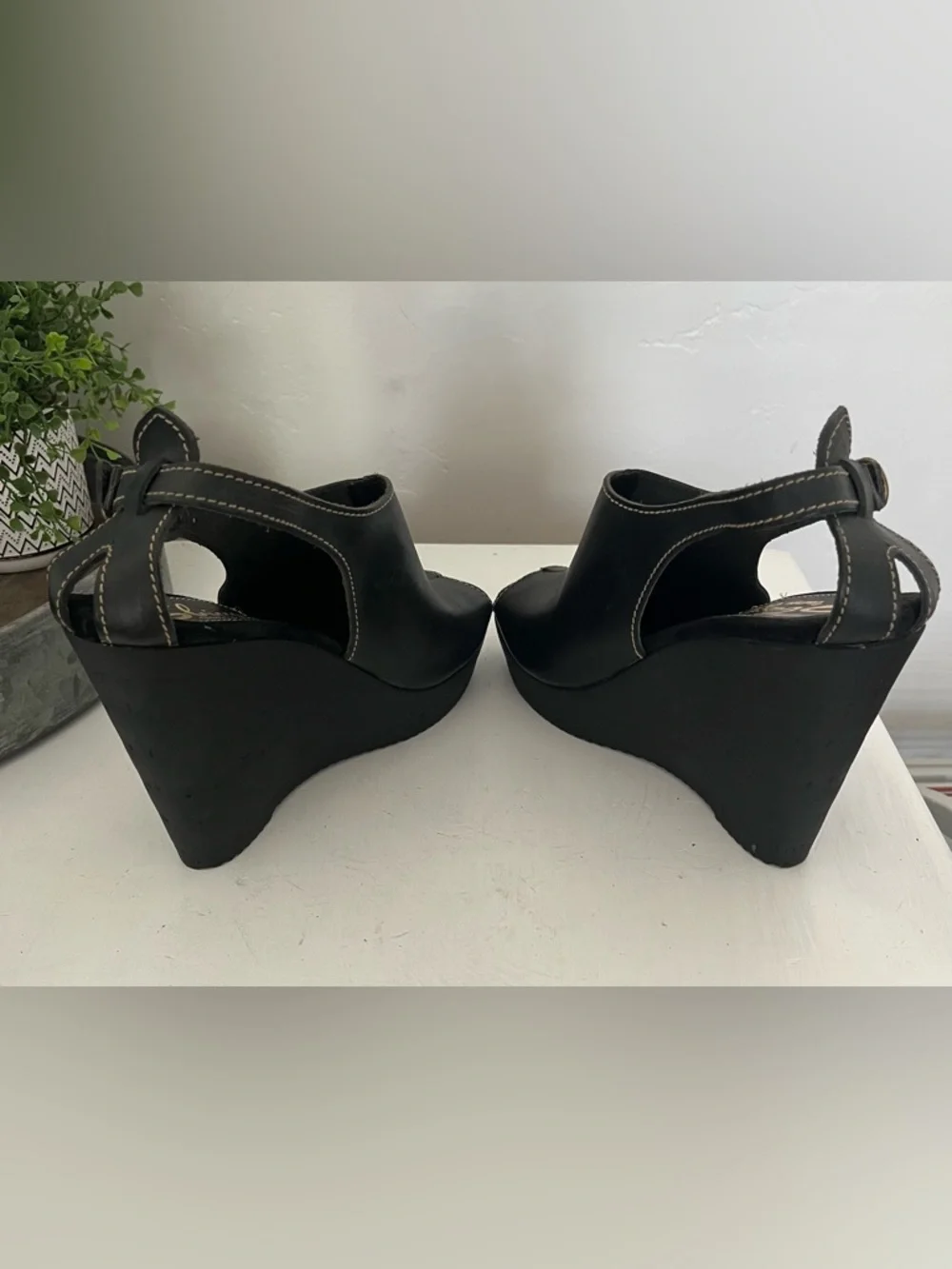 ⭐🆕Black Leather Peep-Toe Wedge Sandals